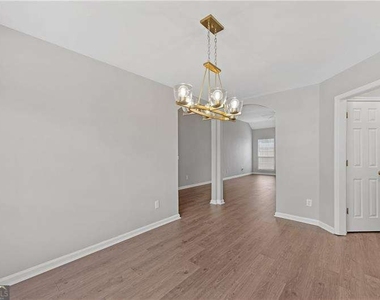 6375 Seymour Place Nw - Photo Thumbnail 6