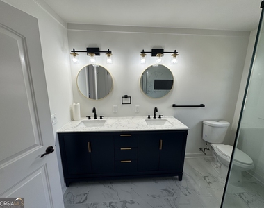 1390 White Oak Street Se - Photo Thumbnail 13