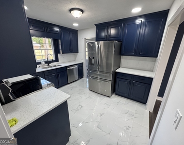 1390 White Oak Street Se - Photo Thumbnail 7