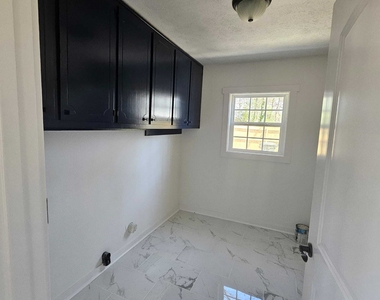 1390 White Oak Street Se - Photo Thumbnail 28