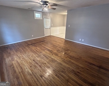 1020 Tuxedo Lane - Photo Thumbnail 6