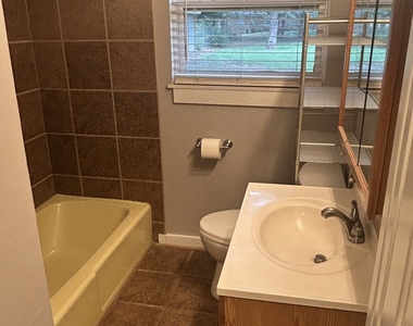 1020 Tuxedo Lane - Photo Thumbnail 15
