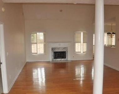 105 Pine Knoll Trace - Photo Thumbnail 2