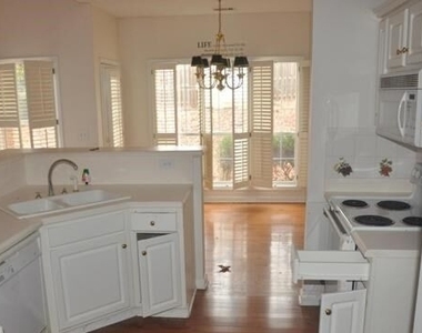 105 Pine Knoll Trace - Photo Thumbnail 3