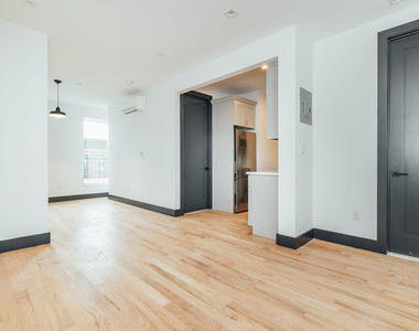 921 Gates Ave - Photo Thumbnail 6