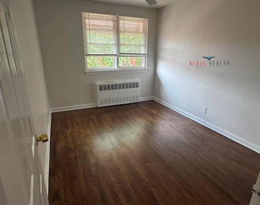 42-10 28th Avenue - Photo Thumbnail 7