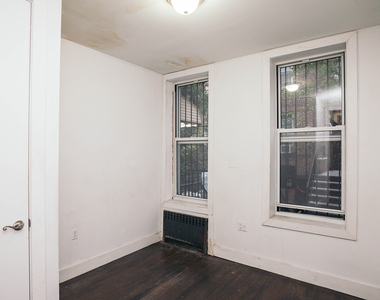 296 Harman St - Photo Thumbnail 4