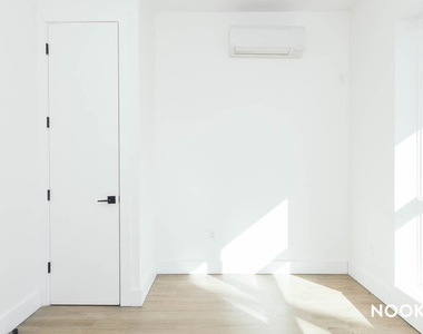 1534 Putnam Ave - Photo Thumbnail 7