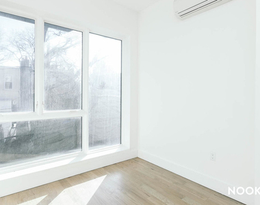 1534 Putnam Ave - Photo Thumbnail 13