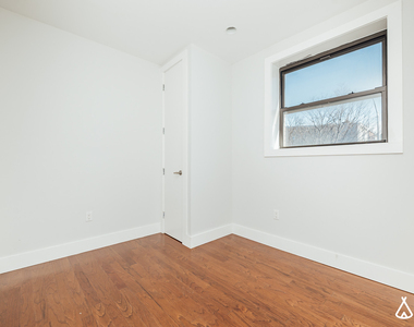 1350 Myrtle Ave - Photo Thumbnail 9