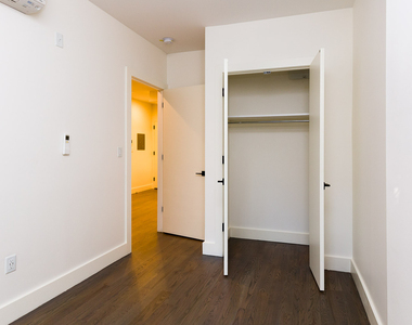 826 St Johns Pl - Photo Thumbnail 3