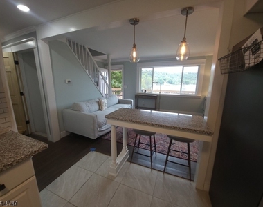 69 Birch Pkwy - Photo Thumbnail 18