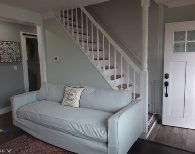 69 Birch Pkwy - Photo Thumbnail 11