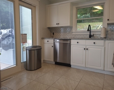 69 Birch Pkwy - Photo Thumbnail 17