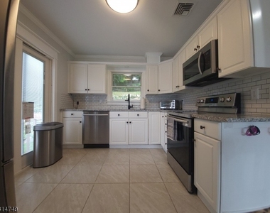 69 Birch Pkwy - Photo Thumbnail 16