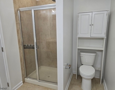605 Lopez Ln - Photo Thumbnail 12