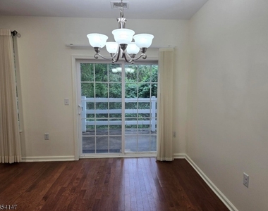 605 Lopez Ln - Photo Thumbnail 3