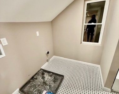 264 Girard Ave - Photo Thumbnail 7