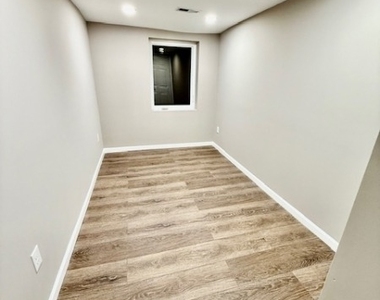 264 Girard Ave - Photo Thumbnail 8