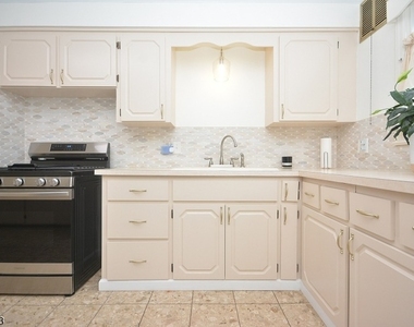765 W 7th St - Photo Thumbnail 3