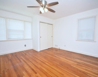 765 W 7th St - Photo Thumbnail 9