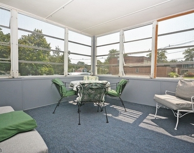 765 W 7th St - Photo Thumbnail 16