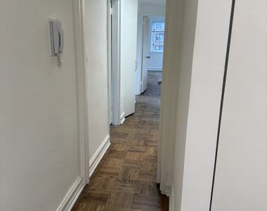 200 East 71st Street - Photo Thumbnail 2