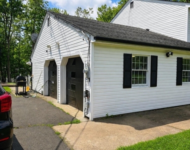 5 Sandburg Drive - Photo Thumbnail 4