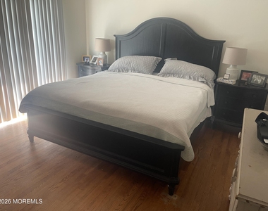 1010 Berkeley Avenue - Photo Thumbnail 7