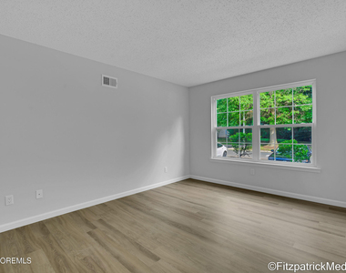 93 Diane Drive - Photo Thumbnail 18