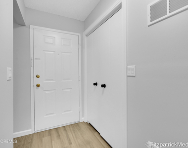 93 Diane Drive - Photo Thumbnail 4