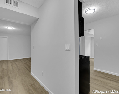 93 Diane Drive - Photo Thumbnail 5