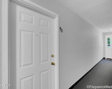 93 Diane Drive - Photo Thumbnail 3