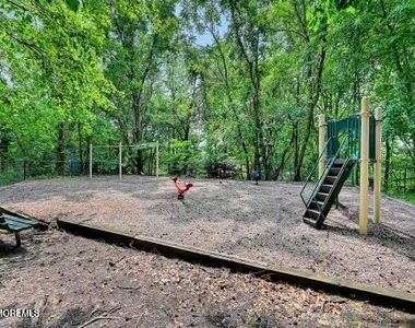 113 Dundee Court - Photo Thumbnail 4