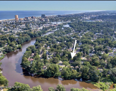600 N Edgemere Drive - Photo Thumbnail 3