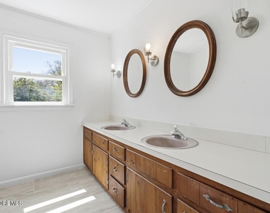 600 N Edgemere Drive - Photo Thumbnail 33