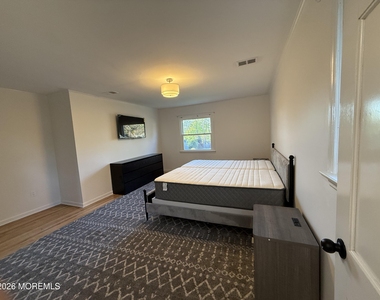 600 N Edgemere Drive - Photo Thumbnail 39