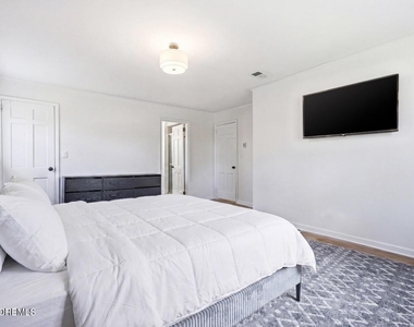 600 N Edgemere Drive - Photo Thumbnail 34
