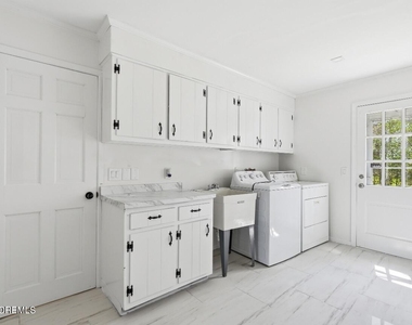 600 N Edgemere Drive - Photo Thumbnail 23