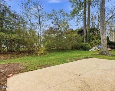 600 N Edgemere Drive - Photo Thumbnail 45
