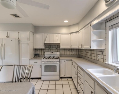 24 Mount Drive - Photo Thumbnail 9