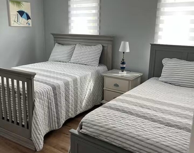 220 Catherine Lane - Photo Thumbnail 16