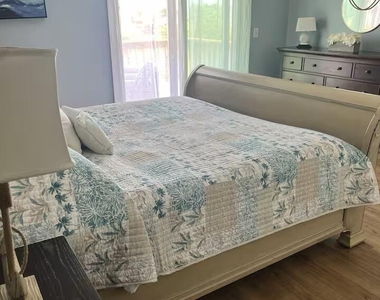 220 Catherine Lane - Photo Thumbnail 9