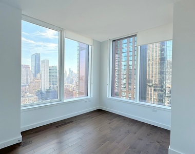 West 36 Street - Photo Thumbnail 2
