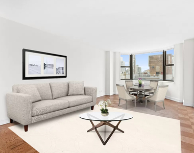 East 71st Street - Photo Thumbnail 4