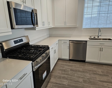 8254 E Prairie Avenue - Photo Thumbnail 10