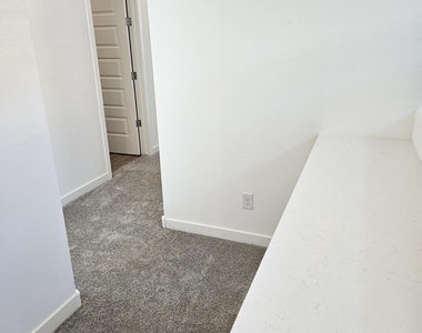 8254 E Prairie Avenue - Photo Thumbnail 35