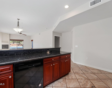 5350 E Deer Valley Drive - Photo Thumbnail 10