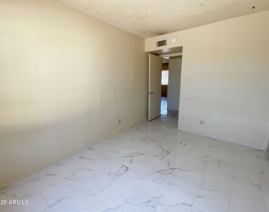 1602 W Fremont Road - Photo Thumbnail 14