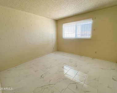 1602 W Fremont Road - Photo Thumbnail 5